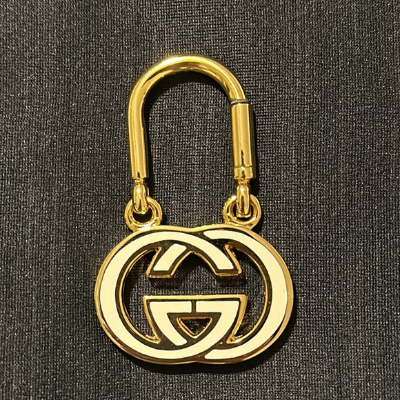 Gucci Key Chain, double “G”. Made with in Italy. Never used.  Gift box included - Picture 3 of 9